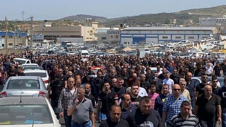 كفركنا تودع الشابين فراس عواودة ويوسف النعسة، ضحيتا حادث الطرق